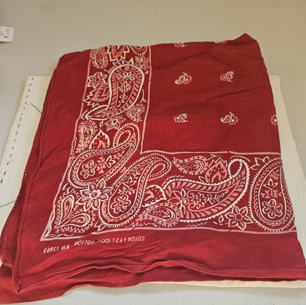 Vgt Bandana Color Fast & Wash Fast Multi-Designs  Cotton Red Lot of 4 - Picture 15 of 15